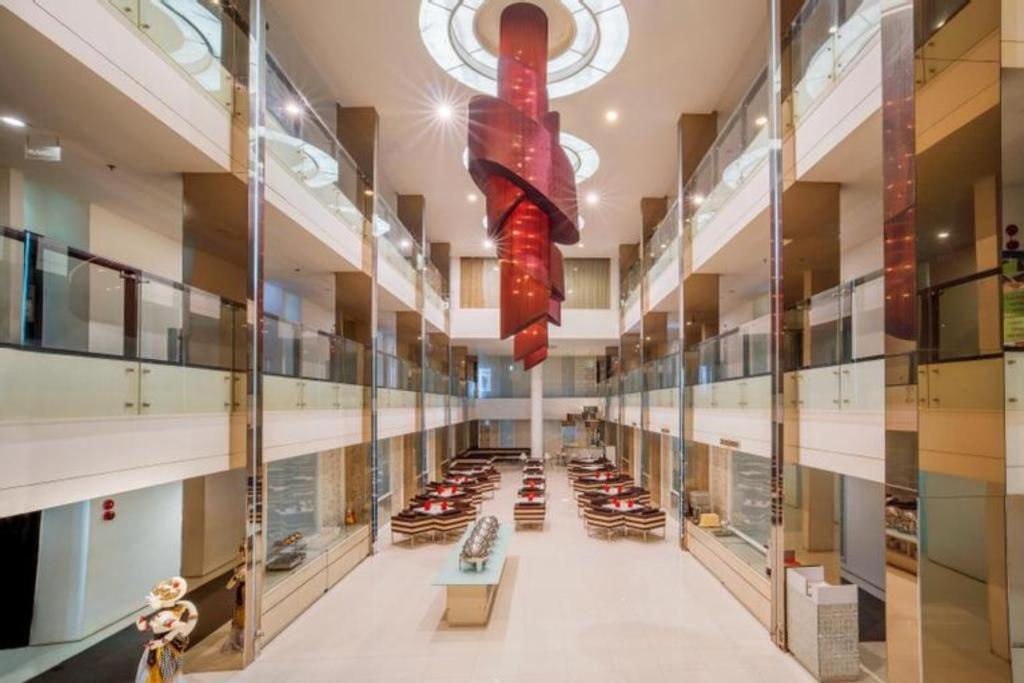 Hotel Cemerlang Бандунг Экстерьер фото