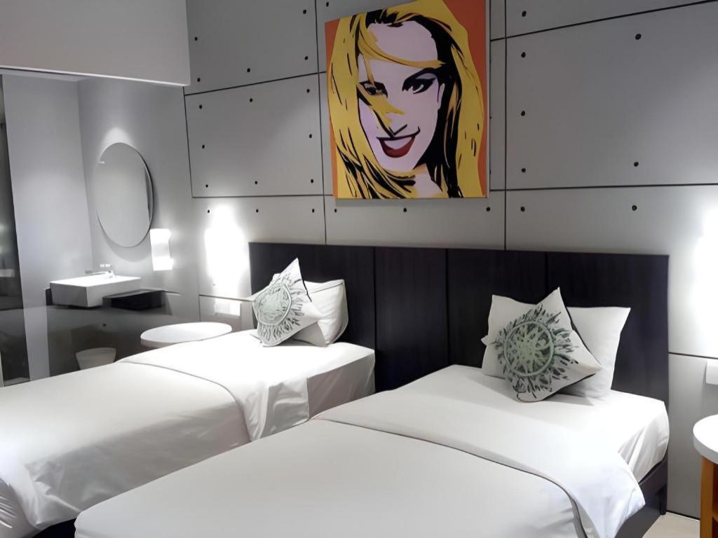 Hotel Cemerlang Бандунг Экстерьер фото