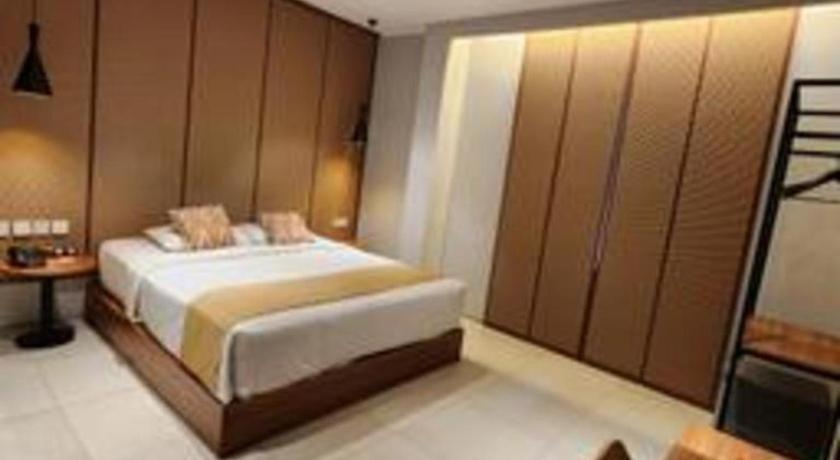 Hotel Cemerlang Бандунг Экстерьер фото