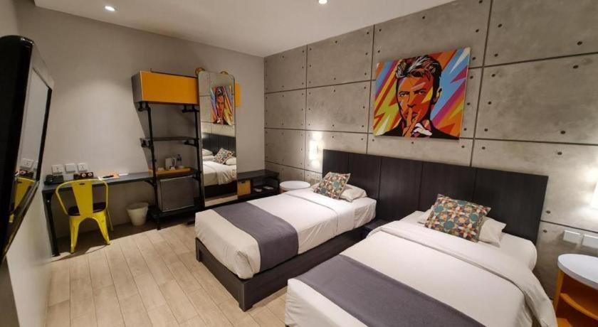 Hotel Cemerlang Бандунг Экстерьер фото