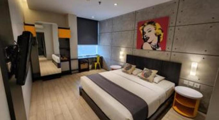 Hotel Cemerlang Бандунг Экстерьер фото