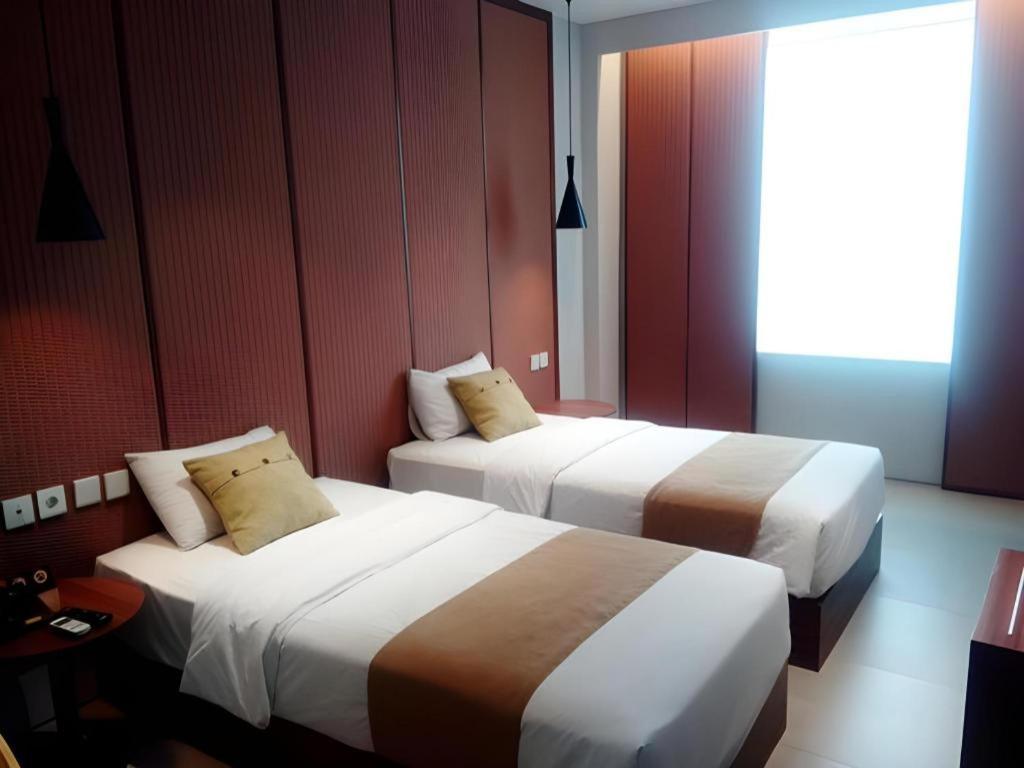 Hotel Cemerlang Бандунг Экстерьер фото