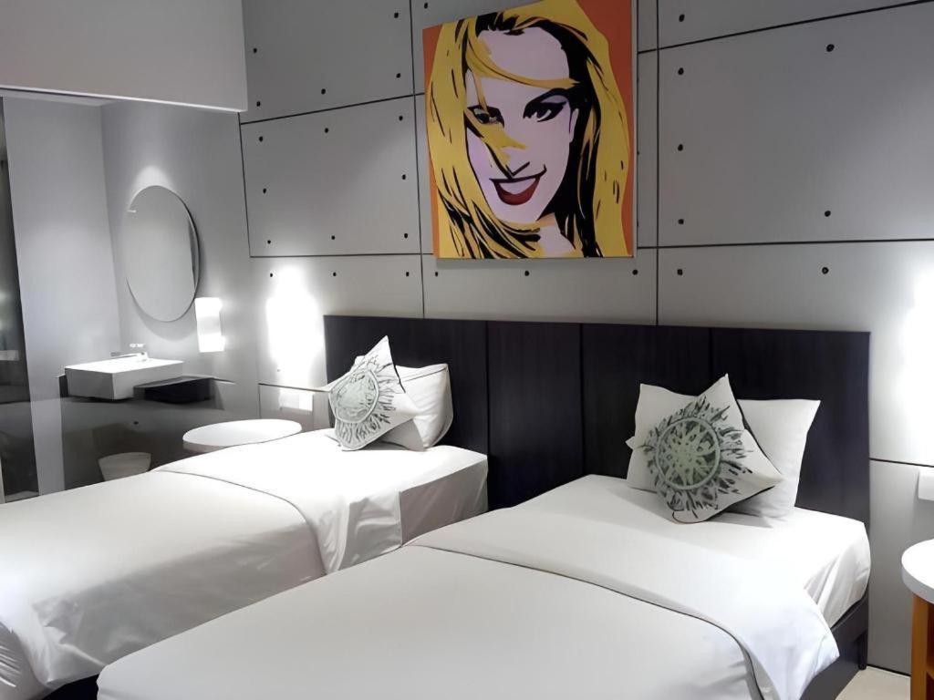 Hotel Cemerlang Бандунг Экстерьер фото